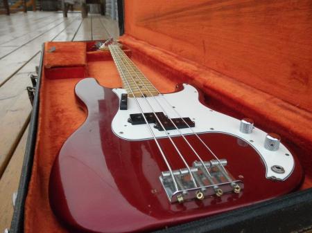 1973 ORIG CANDY APPLE RED FENDER PRECISSION BASS