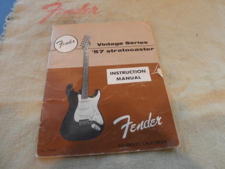 1982 - 1984 Fullerton 1957 RI Fender Strat Owners Manual